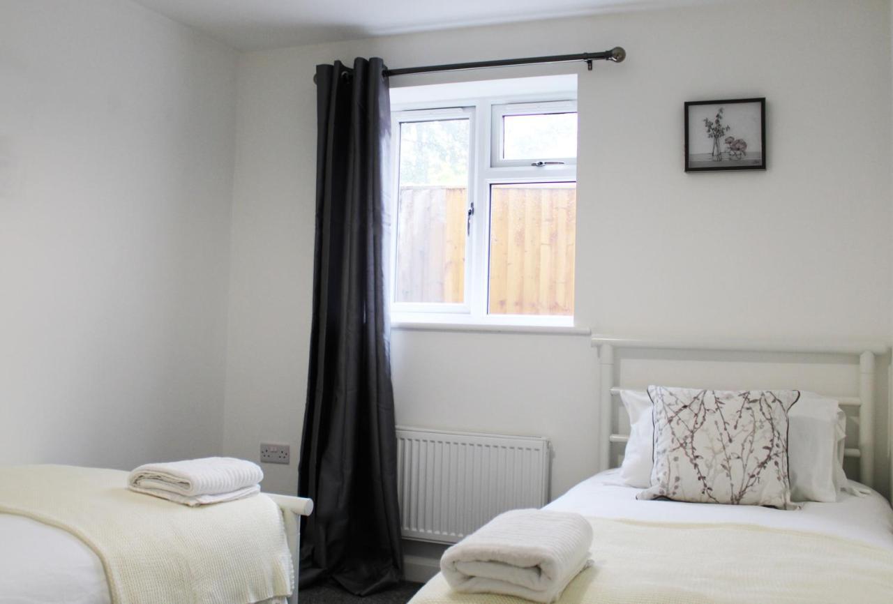 Didcot - Private Flat With Garden & Parking 08 Apartment Bagian luar foto